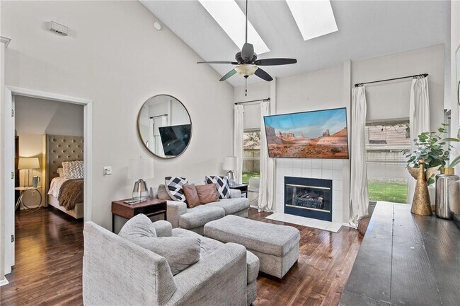 Building Photo - 1322 American Elm Dr