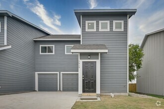 Building Photo - Spacious Duplex Living in Fort Worth, TX