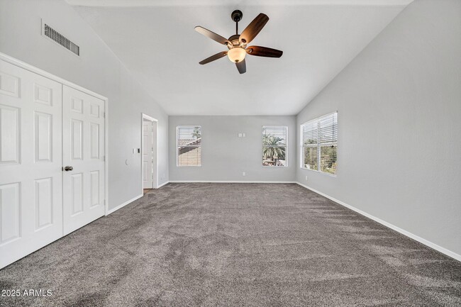 Building Photo - 5044 E Paradise Ln