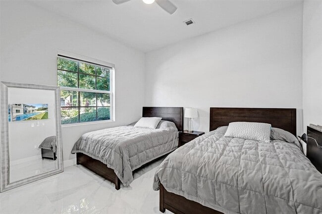 Building Photo - 3534 Forest View Cir