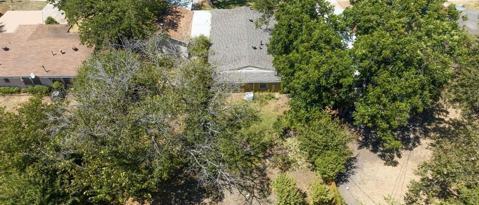Building Photo - 2442 Oates Dr