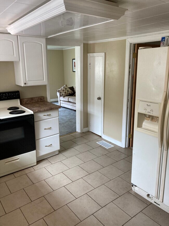 361 Linwood Cemetery Rd 361 Linwood Cemetery Rd Colchester CT 06415