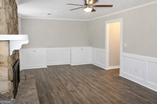 Building Photo - 257 Omega Dr