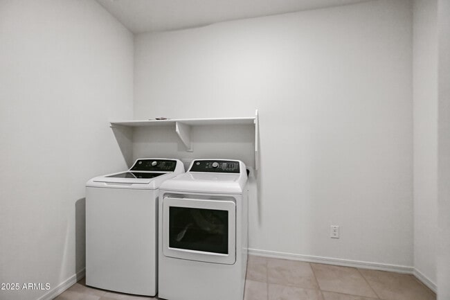 Building Photo - 13803 W Calle De Baca