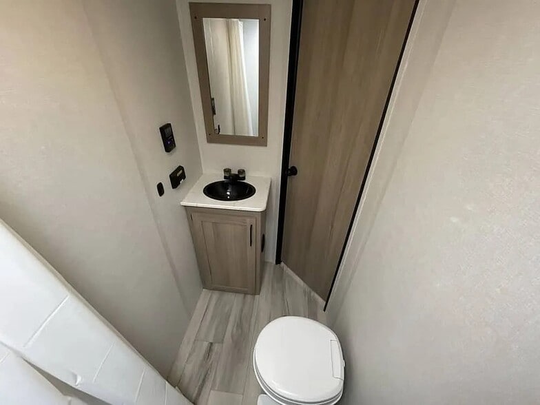 Building Photo - 1411 E 27th Ave