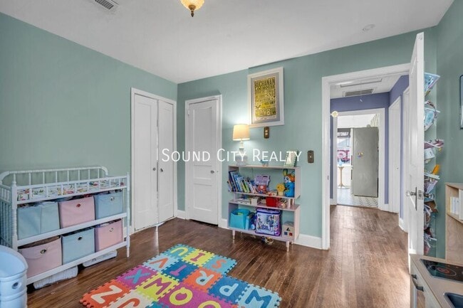 Building Photo - 1203 Kermit Dr