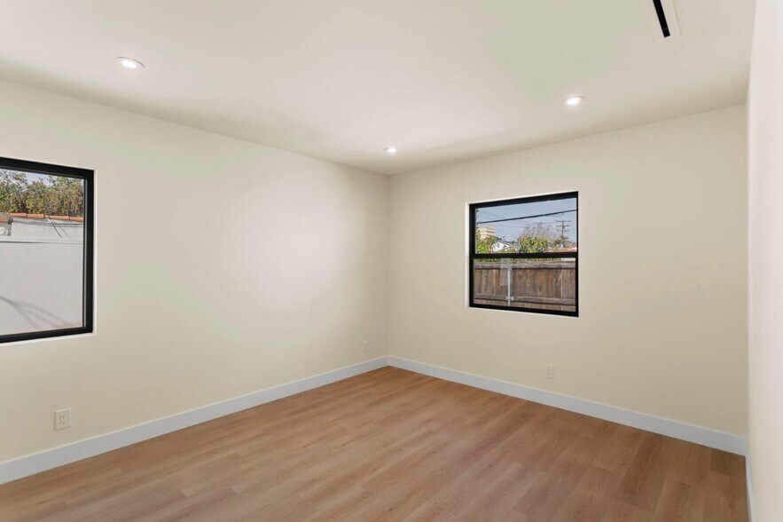 Building Photo - 1605 S Curson Ave