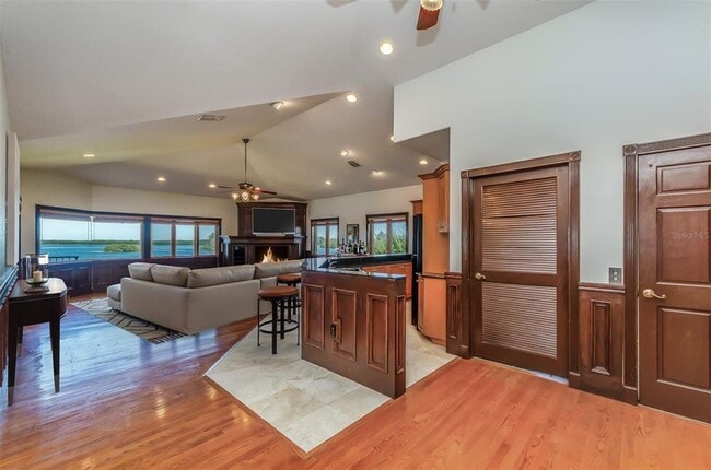 Building Photo - 2053 N Pointe Alexis Dr