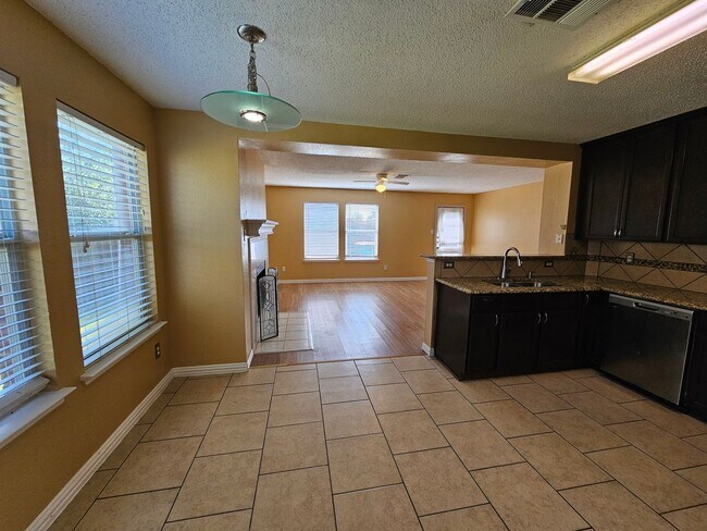 Building Photo - Incredible home available in Reserve At Hi...