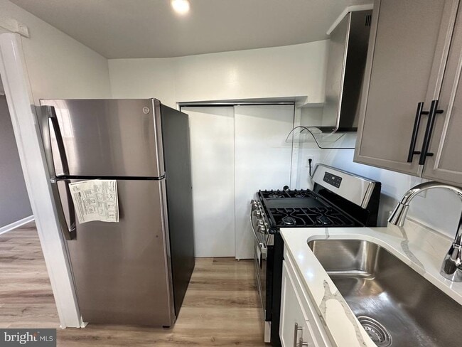 Building Photo - 2627 Colebrooke Dr