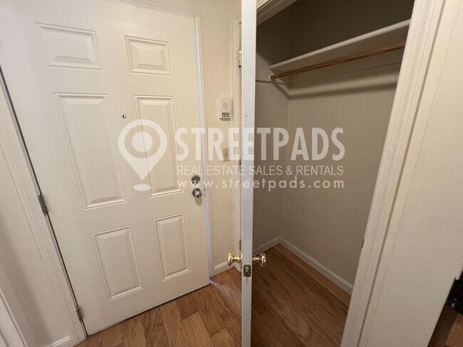 Building Photo - 4 bedroom in Boston MA 02134