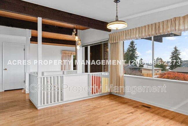 Building Photo - 7617 S Lakeridge Dr
