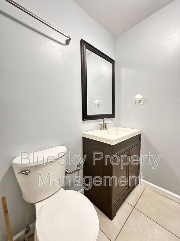 Building Photo - 934 5th St SW