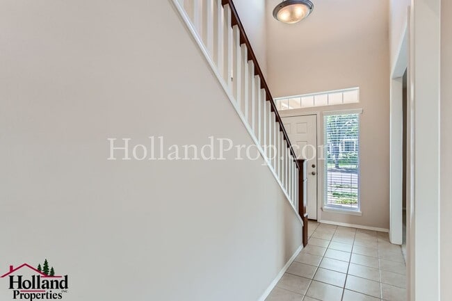 Building Photo - Spacious 4-Bedroom Home in Orenco Gardens ...