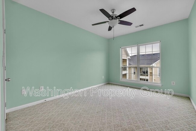 Building Photo - 4854 Eisenhower Ave