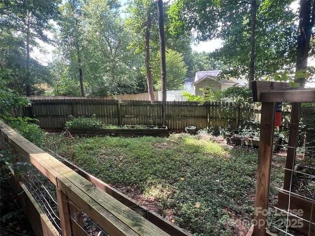 Building Photo - 4440 Hounds Run Dr