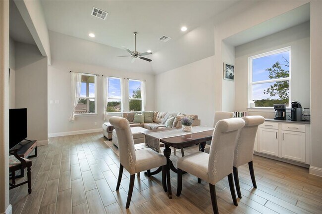 Building Photo - 127 Buteo St