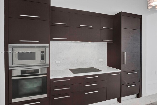 Building Photo - 900 Biscayne Blvd