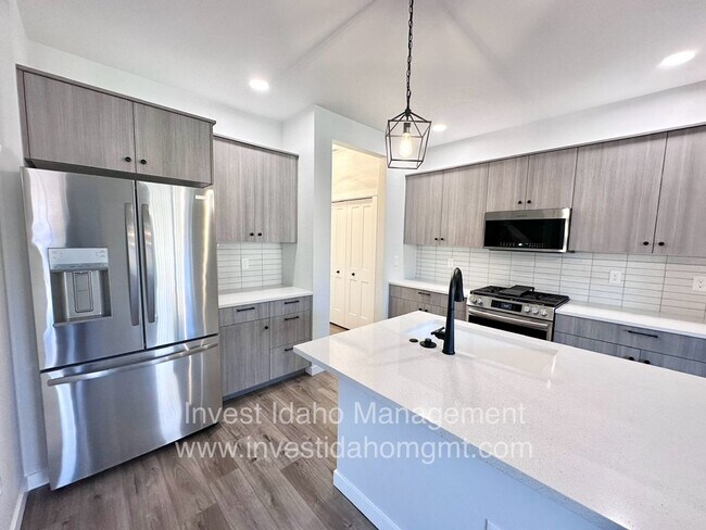 Building Photo - Prioritize comfortable living in this CBH home built in 2024!