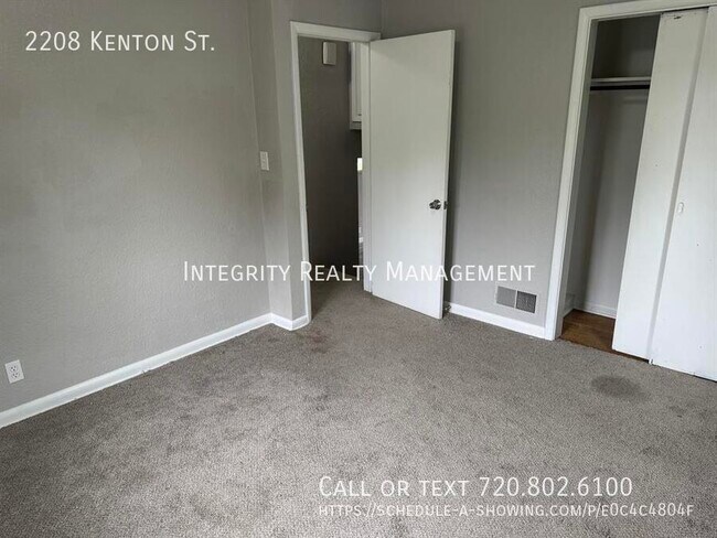 Building Photo - 2208 Kenton St