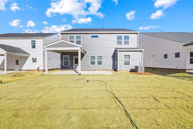 Building Photo - 2133 Riverbend Ave