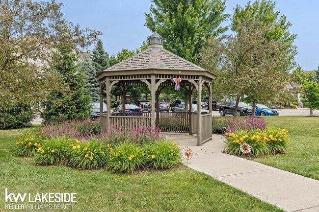 Building Photo - 45626 Stadler St
