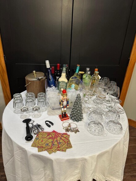 Building Photo - 98 Genesee St