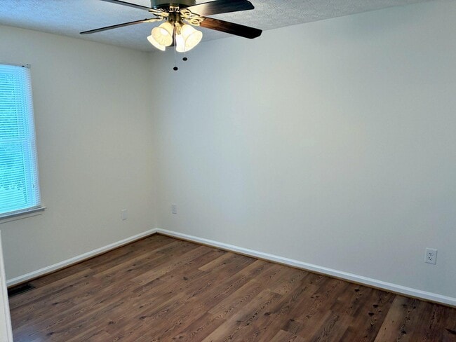 Building Photo - 111 Everette Pl