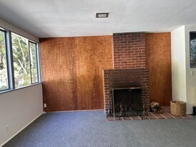 Building Photo - 648 Kelton Ave