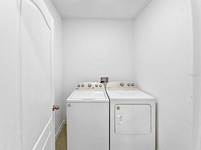 Building Photo - 1841 Basenji Dr