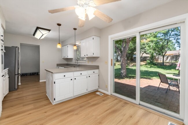 Building Photo - 7426 S Quince Ct