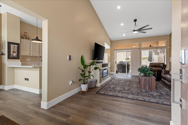 Building Photo - Beautifully Updated 2bd Sun City Summerlin Home with Resort-Style Amenities