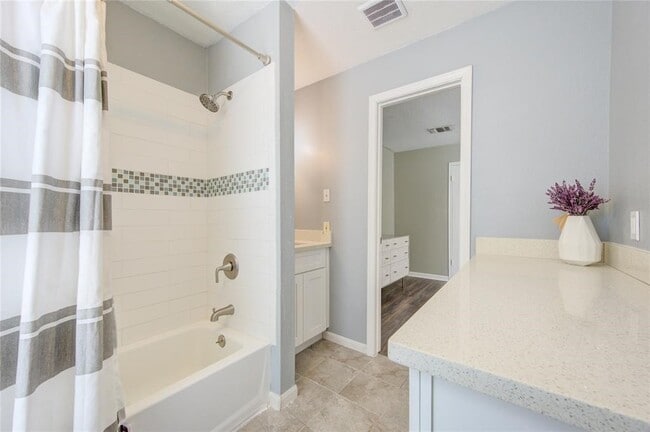 Building Photo - 2379 Briarwest Blvd