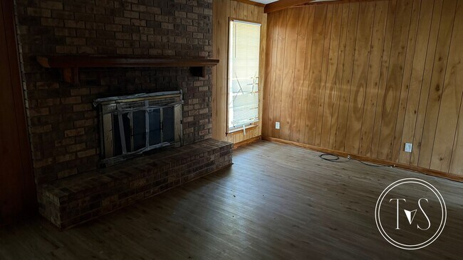 Building Photo - 133 Runaway Point Rd