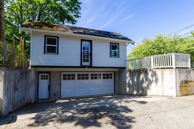 Building Photo - 6bd/3.75ba Seattle Home