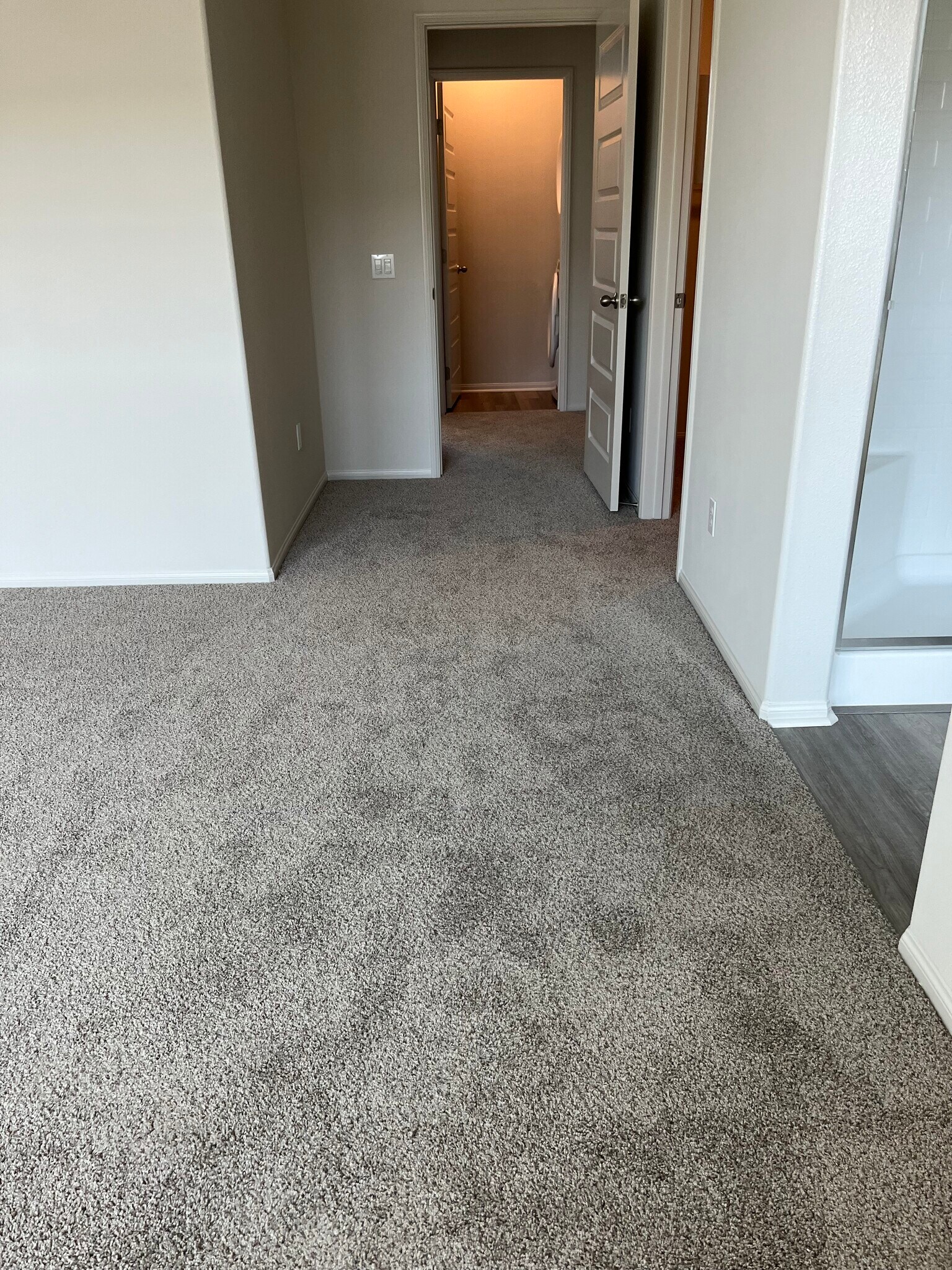 Building Photo - 28019 Oakdale Dr