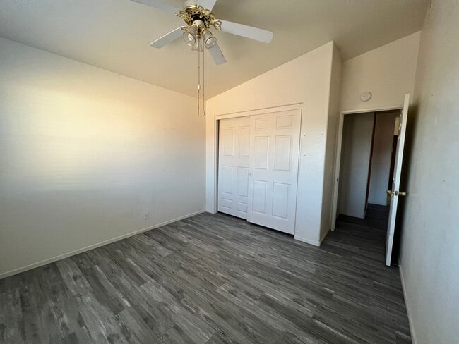 Building Photo - 420 Olive Ave