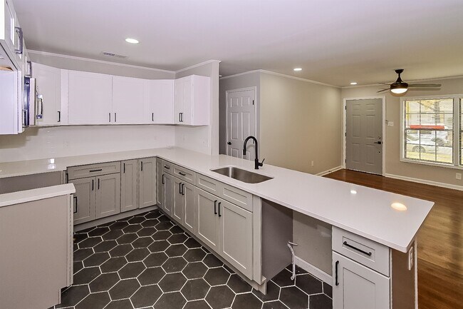 Building Photo - 1776 Tahiti Ln