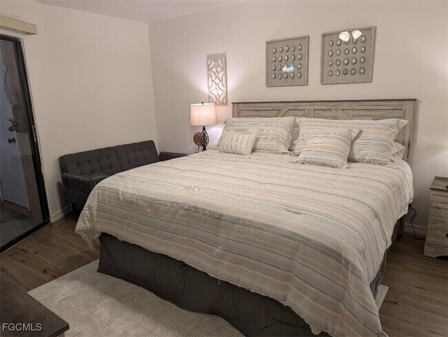 Building Photo - 15493 Admiralty Cir