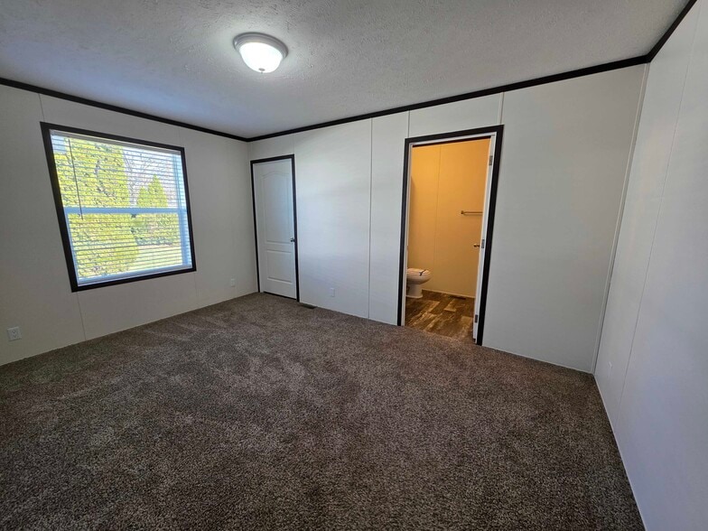 Building Photo - 3727 Birch St