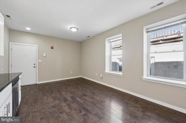 Building Photo - 617 S 2nd St