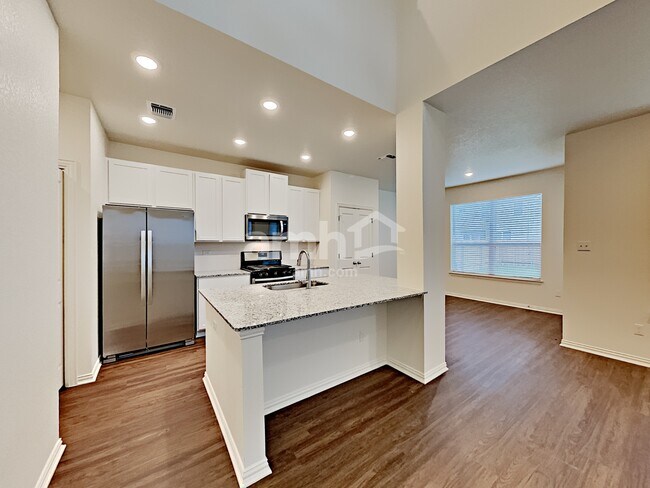 Building Photo - 2737 Lillybrook Ln