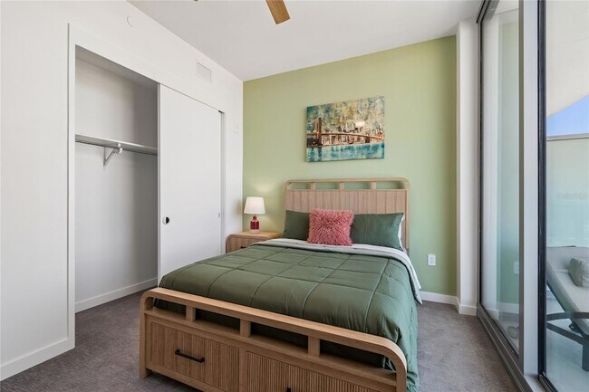 Building Photo - 400 Central Ave