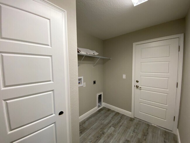 Building Photo - 2 Juniper Way Ln