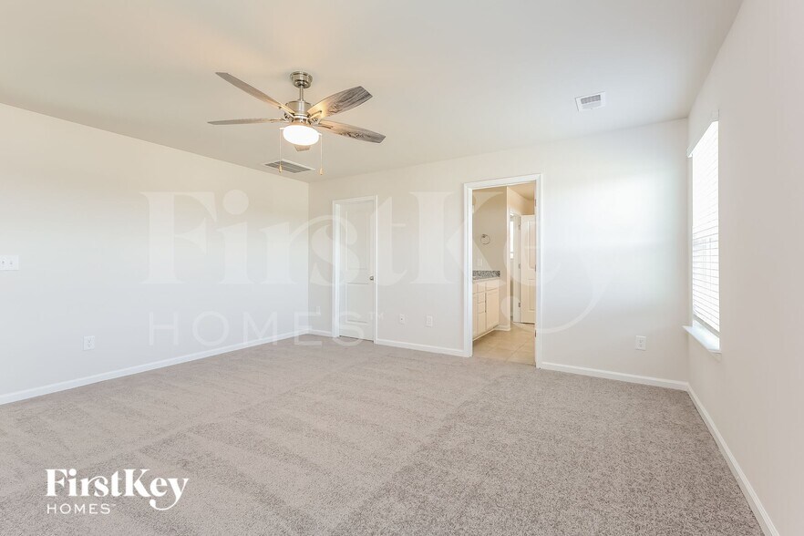 Building Photo - 608 Goldburn Wy