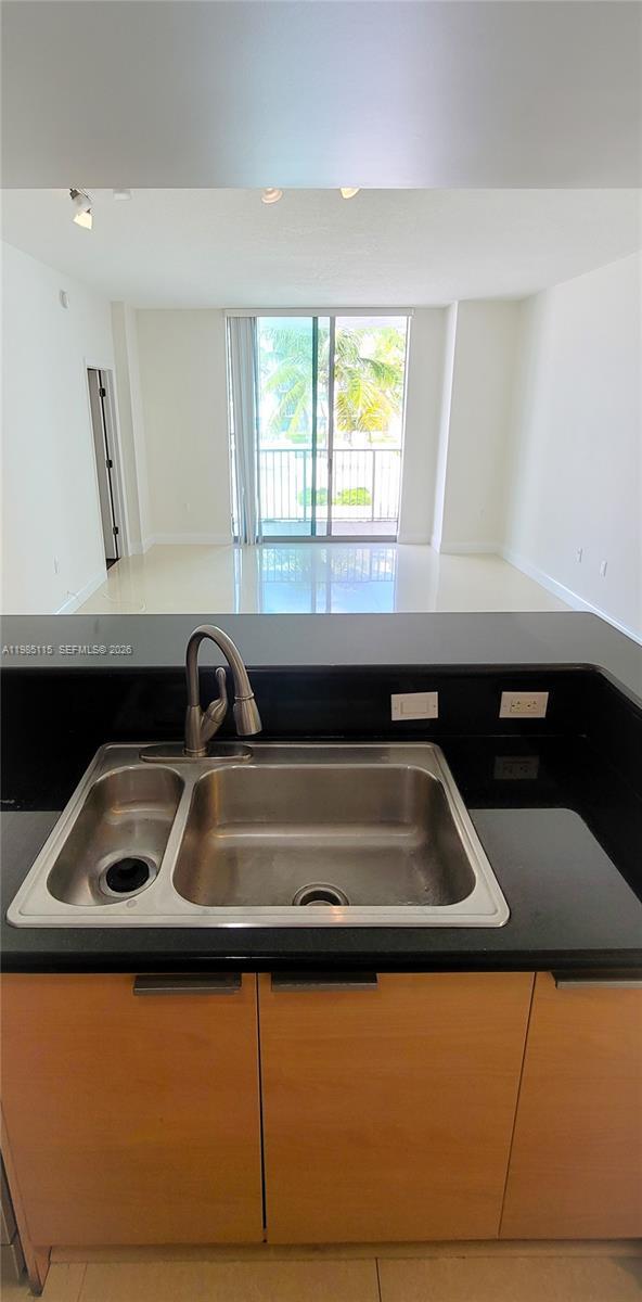 Building Photo - 140 S Dixie Hwy