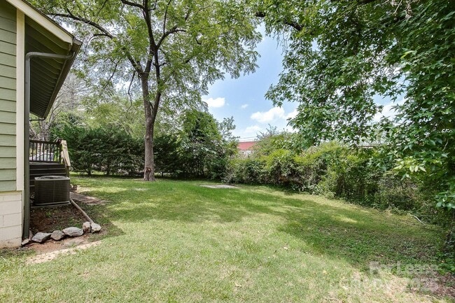 Building Photo - 4027 Bearwood Ave