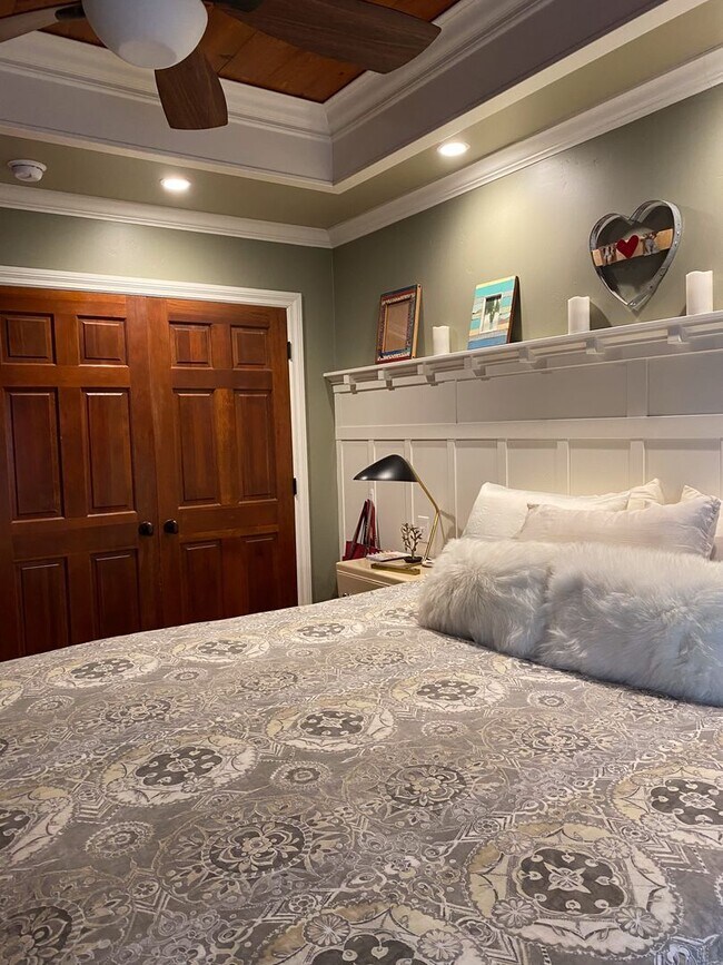 Building Photo - Coming Soon... Beautifully Updated Home in Central Location