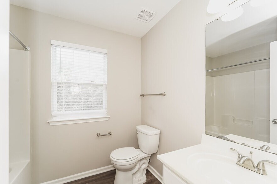 Building Photo - 734 Ablow Dr