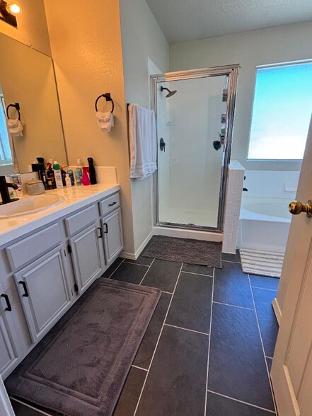 Building Photo - 1301 Parkway Dr NW